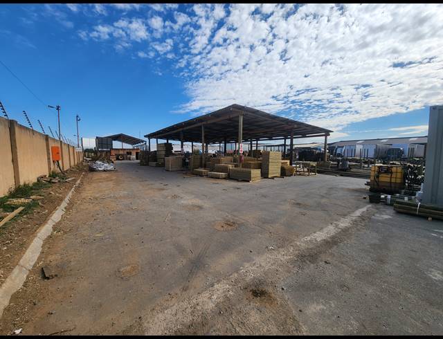 4,000M² INDUSTRIAL YARD TO LET IN ROODEKOP